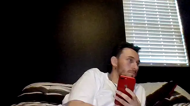 Snapshot of Mikecloudyhawk chatting on 06/20/26, 01:09 Mikecloudyhawk online show from 06/20/26, 01:09