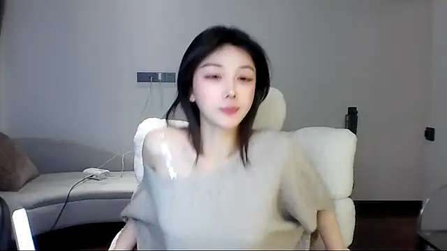 Snapshot of SylvieMaya chatting on 07/15/26, 07:08 SylvieMaya online show from 07/15/26, 07:08