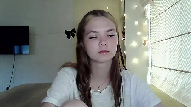 Snapshot of AvrilGillig chatting on 06/28/26, 02:12 AvrilGillig online show from 06/28/26, 02:12