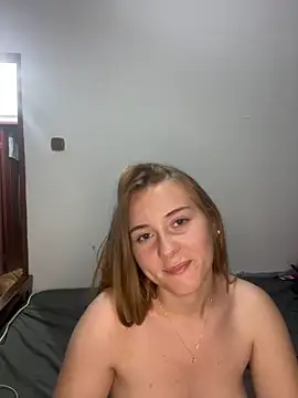 Snapshot of FlirtySophiaa chatting on 06/19/26, 06:56 FlirtySophiaa online show from 06/19/26, 06:56