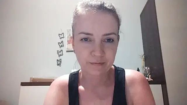Snapshot of JenniferAlone chatting on 06/21/26, 08:44 JenniferAlone online show from 06/21/26, 08:44