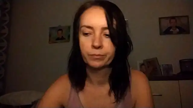 Snapshot of JenniferAlone chatting on 07/04/26, 08:15 JenniferAlone online show from 07/04/26, 08:15