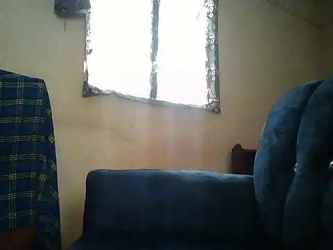 Snapshot of HomeBully chatting on 06/18/26, 08:58 HomeBully online show from 06/18/26, 08:58