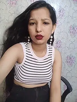 Snapshot of Queen_Rosyy chatting on 06/20/26, 02:47 Queen Rosyy online show from 06/20/26, 02:47
