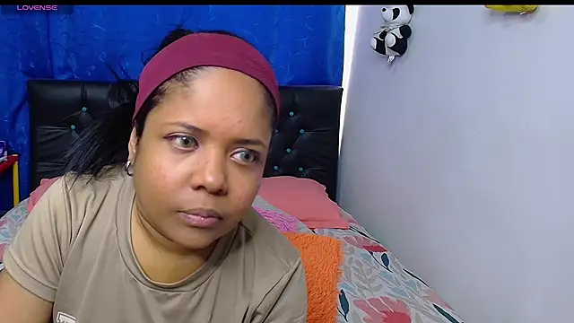 Snapshot of melika_sweet4 chatting on 06/21/26, 04:42 melika sweet4 online show from 06/21/26, 04:42