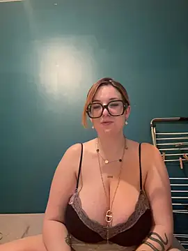 Snapshot of alexia_tacrush chatting on 06/25/26, 08:35 alexia tacrush online show from 06/25/26, 08:35
