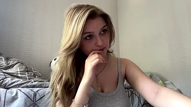 Snapshot of CloudyFoxy chatting on 06/13/26, 11:08 CloudyFoxy online show from 06/13/26, 11:08