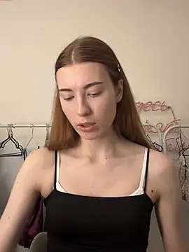 Snapshot of AlisaRussel chatting on 07/05/26, 03:19 AlisaRussel online show from 07/05/26, 03:19