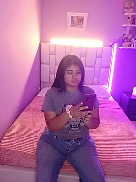 Snapshot of Nurbanu_Gat chatting on 06/14/26, 12:19 Nurbanu Gat online show from 06/14/26, 12:19