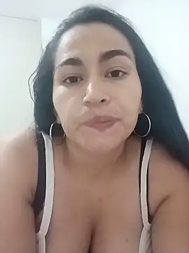 Carolina Velez pm online show from 06/12/26, 01:37