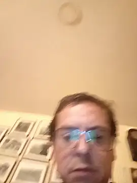 Snapshot of ElNutria24cm chatting on 06/09/26, 02:45 ElNutria24cm online show from 06/09/26, 02:45