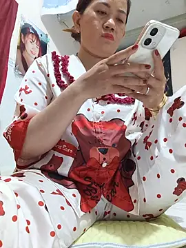 Snapshot of Forever9s chatting on 06/18/26, 10:30 Forever9s online show from 06/18/26, 10:30