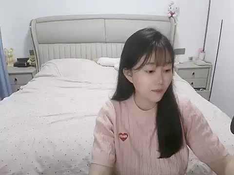 Snapshot of Emgirl-00 chatting on 06/16/26, 02:19 Emgirl-00 online show from 06/16/26, 02:19