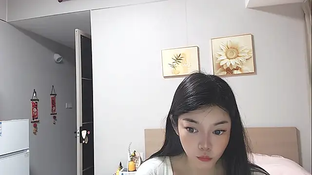 lucky-xiaolu online show from 06/15/26, 07:43