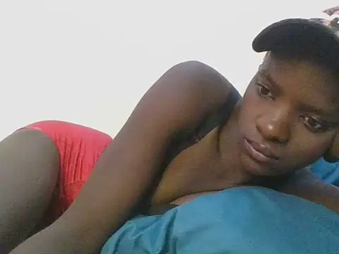 ebonypetite2 online show from 07/08/26, 04:17