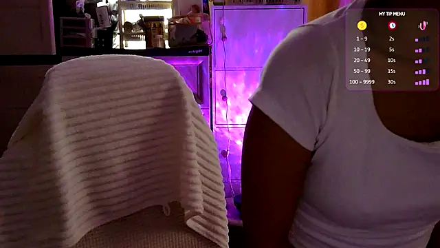 Snapshot of urgrl_portia chatting on 07/24/26, 09:51 urgrl portia online show from 07/24/26, 09:51