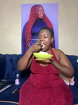 Snapshot of BigBootyBrie01 chatting on 06/25/26, 12:20 BigBootyBrie01 online show from 06/25/26, 12:20