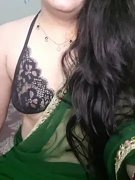 Snapshot of Sharma_Priya chatting on 07/04/26, 12:33 Sharma Priya online show from 07/04/26, 12:33