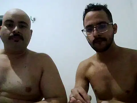 Snapshot of casal_jj23 chatting on 06/15/26, 03:20 casal jj23 online show from 06/15/26, 03:20