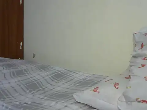 Snapshot of prettygurl- chatting on 06/19/26, 10:24 prettygurl- online show from 06/19/26, 10:24