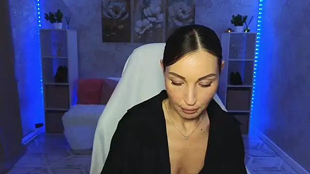 NikoleMills online show from 07/14/26, 05:45