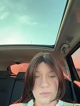 Snapshot of girl-Emily chatting on 07/31/26, 04:23 girl-Emily online show from 07/31/26, 04:23