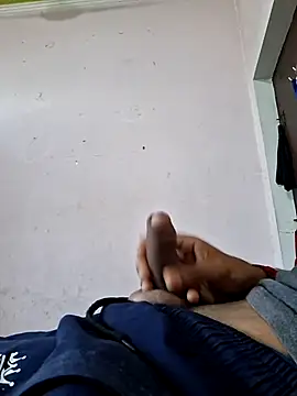 Snapshot of rajveer_7773 chatting on 06/11/26, 04:43 rajveer 7773 online show from 06/11/26, 04:43