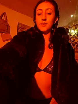 Snapshot of _valerianam chatting on 06/27/26, 02:27 valerianam online show from 06/27/26, 02:27