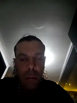 Snapshot of ronhaldsteel chatting on 06/17/26, 04:48 ronhaldsteel online show from 06/17/26, 04:48