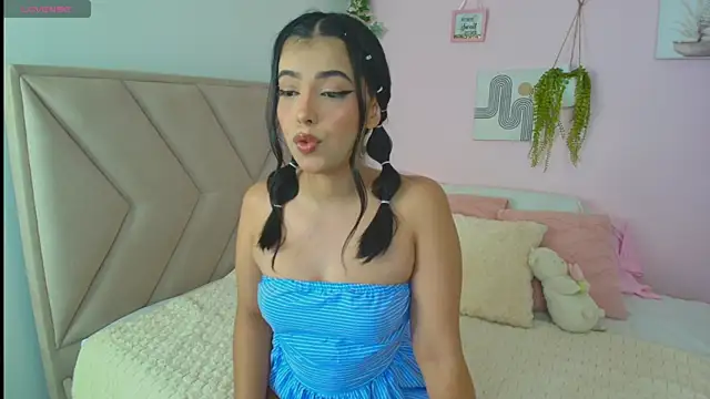 Snapshot of sweet_lara23 chatting on 07/16/26, 09:10 sweet lara23 online show from 07/16/26, 09:10
