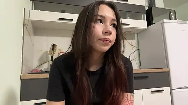 HotGirlMilla online show from 06/24/26, 07:57