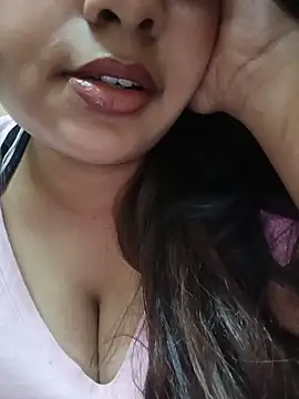 Yashika Kapoor online show from 06/11/26, 07:28