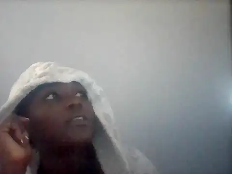 Snapshot of Lavender_Flower chatting on 06/17/26, 11:23 Lavender Flower online show from 06/17/26, 11:23