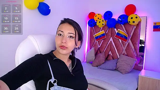 Snapshot of Camiila__1 chatting on 06/25/26, 11:37 Camiila 1 online show from 06/25/26, 11:37