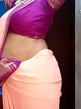 Snapshot of tamil_sarah chatting on 06/15/26, 07:54 tamil sarah online show from 06/15/26, 07:54