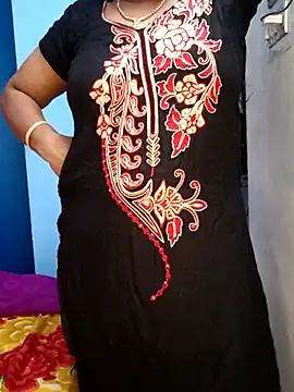 Snapshot of tamil_sarah chatting on 07/11/26, 05:04 tamil sarah online show from 07/11/26, 05:04