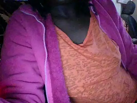 Snapshot of lucyswee chatting on 07/19/26, 05:00 lucyswee online show from 07/19/26, 05:00