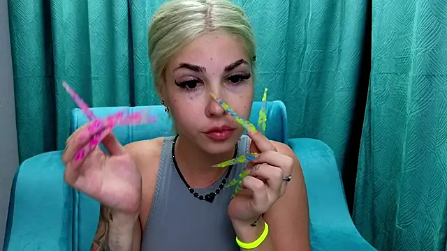 Sarahcamsx online show from 06/27/26, 08:47