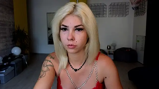 Sarahcamsx online show from 07/06/26, 05:26
