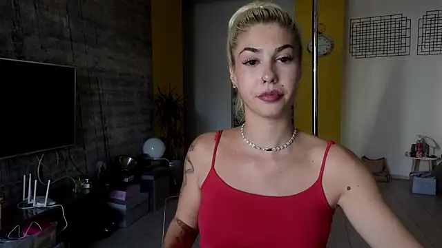 Sarahcamsx online show from 07/31/26, 02:49