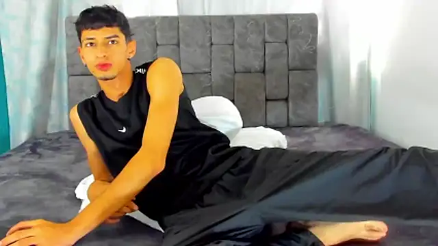 Snapshot of LyanLazarBBC chatting on 06/17/26, 01:34 LyanLazarBBC online show from 06/17/26, 01:34