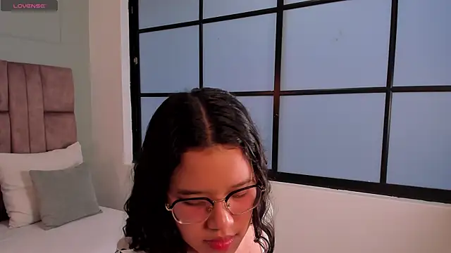 Snapshot of shayra_alina chatting on 07/22/26, 11:07 shayra alina online show from 07/22/26, 11:07