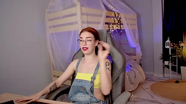Snapshot of SeraphineDuskryn chatting on 07/14/26, 05:18 SeraphineDuskryn online show from 07/14/26, 05:18