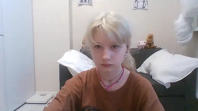 Snapshot of DinaKolter chatting on 07/05/26, 04:36 DinaKolter online show from 07/05/26, 04:36