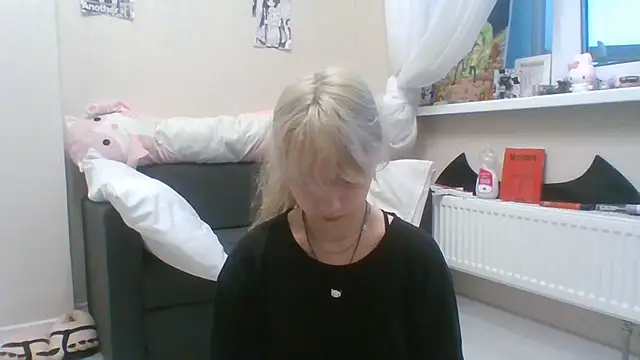 Snapshot of DinaKolter chatting on 07/15/26, 04:45 DinaKolter online show from 07/15/26, 04:45