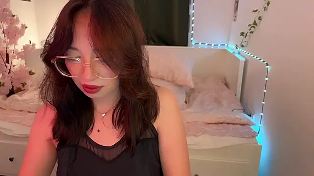 Snapshot of Hannari_ chatting on 07/05/26, 04:25 Hannari online show from 07/05/26, 04:25