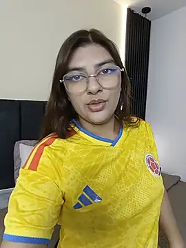 IsisRosee online show from 07/07/26, 12:09