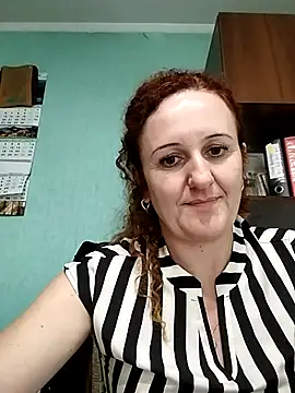 Snapshot of KarinaFlower99 chatting on 07/14/26, 12:44 KarinaFlower99 online show from 07/14/26, 12:44