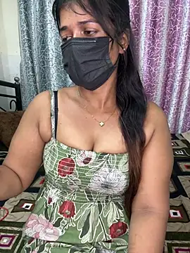 Snapshot of Gauri_Xx chatting on 07/18/26, 04:33 Gauri Xx online show from 07/18/26, 04:33