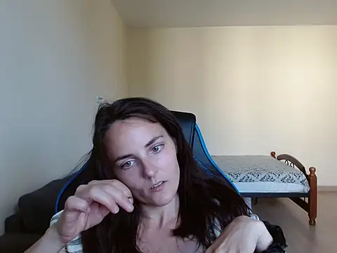 Snapshot of OliviaTheS chatting on 06/18/26, 03:16 OliviaTheS online show from 06/18/26, 03:16